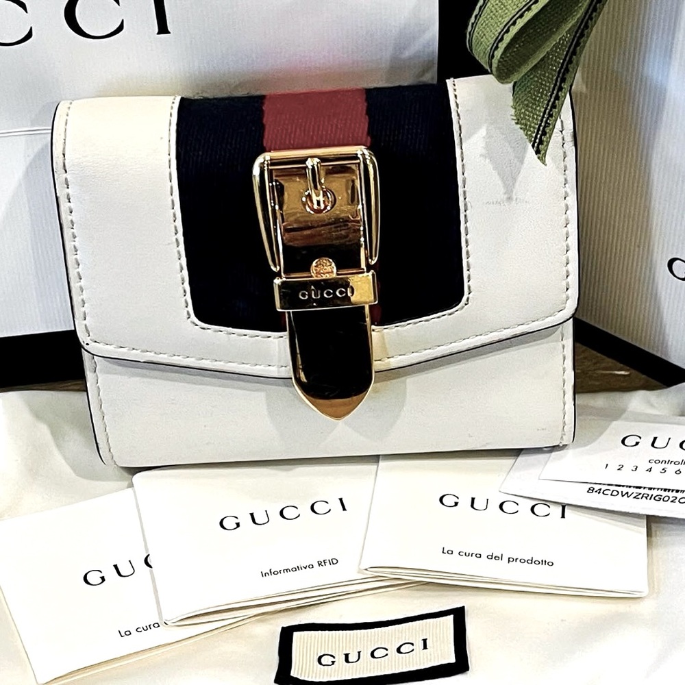 AUTHENTIC Full Set GUCCI SYLVIE LEATHER WALLET TRI FOLD WHITE & GOLD